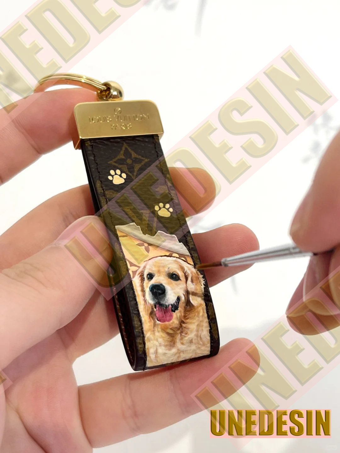 UNEDESIN LV 钥匙扣金毛犬