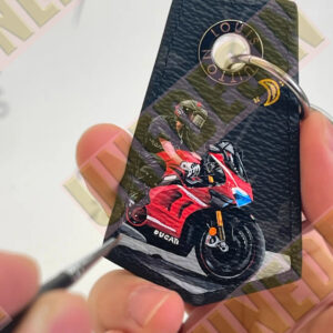 Unedesin “Ducati Pulse” Moto Keychain Edition